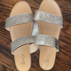 size 9 sandels. worn once.